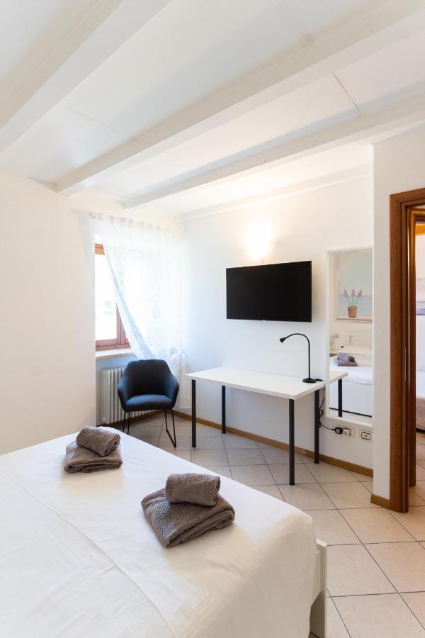 Garda Lake & Relax - Cottage On The Hill 卡普里诺韦罗内塞 外观 照片